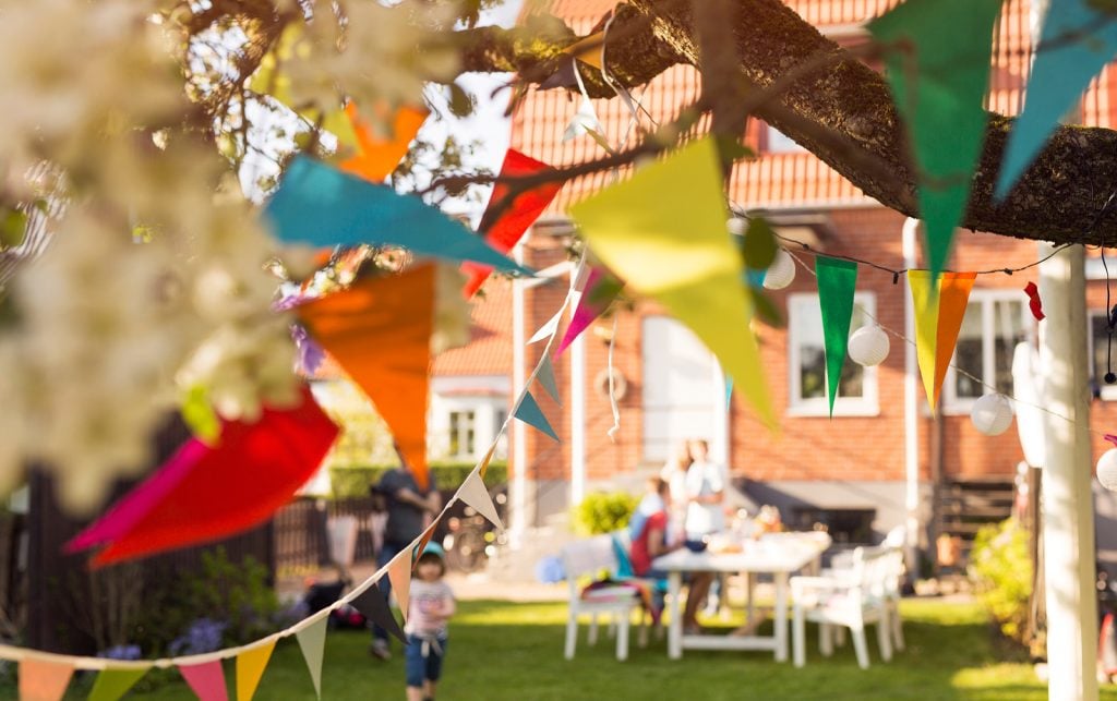 Summer Real Estate Marketing: 12 Ideas to Turn Peak-Season Traffic Into Leads